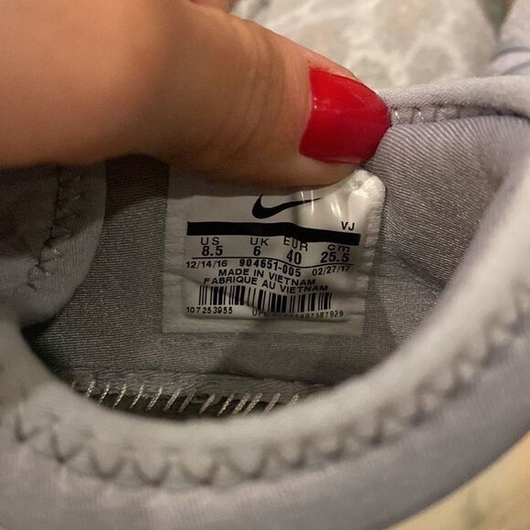 Nike Free Runs  - Picture 8 of 8